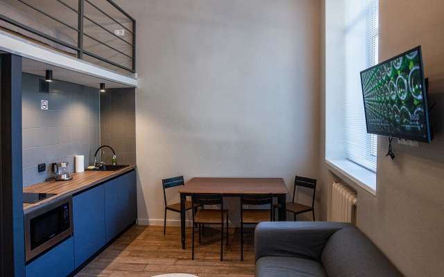 Sovremennaya studiya v tsentre goroda Flat