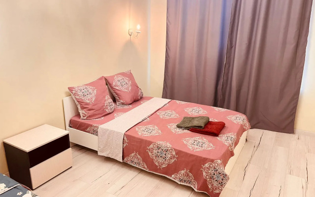 2-Kh Apartamenty Na Chkalova 18 Ryadom S Pl. Pobedy Flat