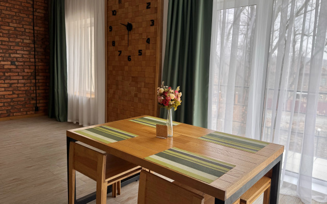 Semeynye Dvukhkomnatnye S Terrasoy Na Glavnaya 21K Apartments