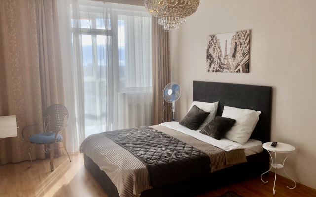 Квартира на  Эпроновской 1