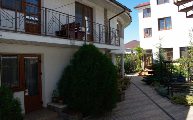 Svetoch Guest House