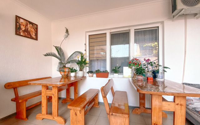 Solntse I More Guest house