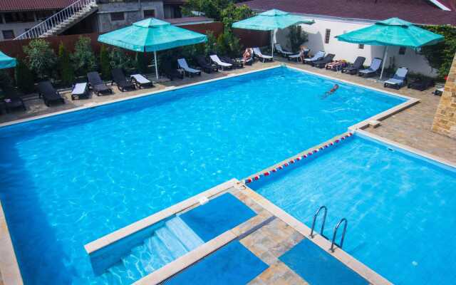 Aura Hotel