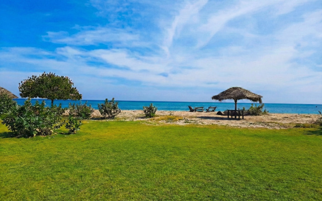 Отель Giman Free Beach Resort