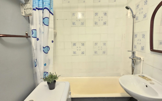 Dvukhkomnatnaya  U Razliva V Sestroretske Flat