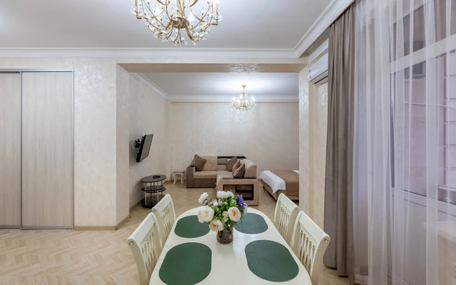 Квартира с Видом на Горы в Центре Города