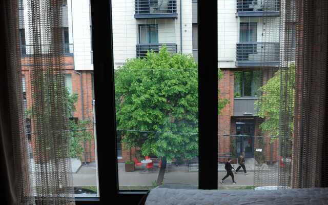 Loft Na Srednem Apartments