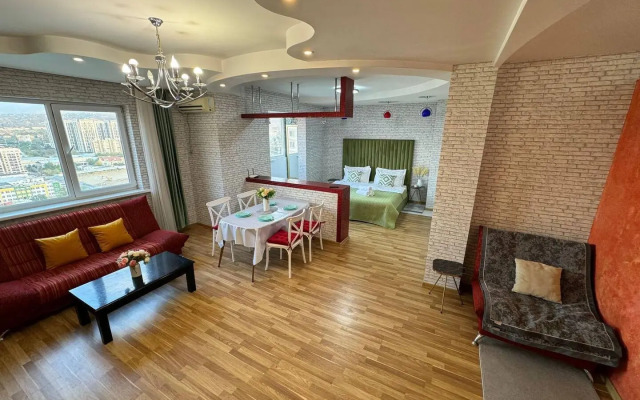 2-Komnatnaya S Krasivym Vidom Na Gory Flat