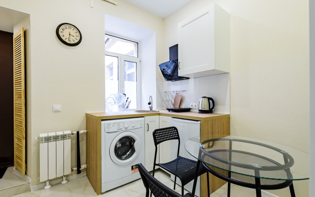 Saperniy Pereulok 9-A Apartments