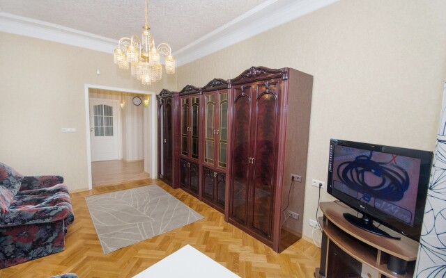 V tsentre na ulice Volodarskogo 18 Apartments