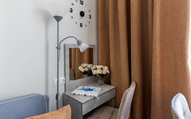Dvuhurovnevaya S Parkovkoj V Tsentre Flat