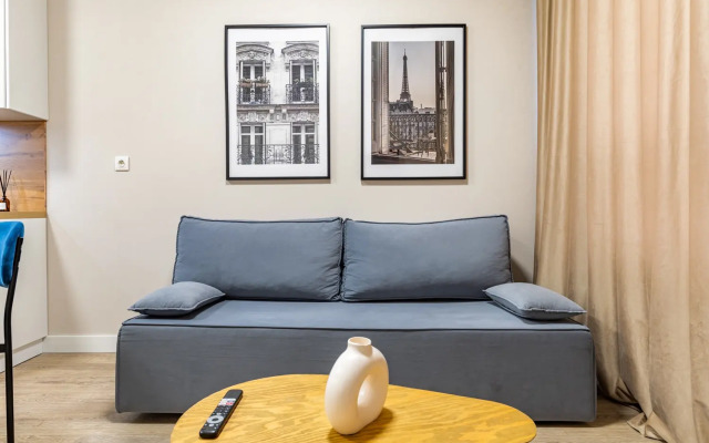 Modern Eurodvushka  in the Troparevo Park residential complex is an 11-minute walk from the metro station. Rumyantsevo Apartments