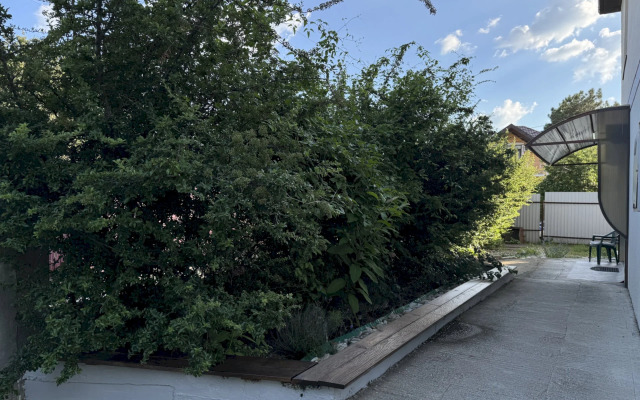 555 Dvukhetazhny S Terrasoy I Mangalom Private House