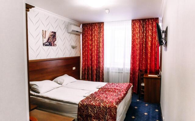 Отель Грасс Парк