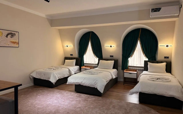 Hotel Status Inn