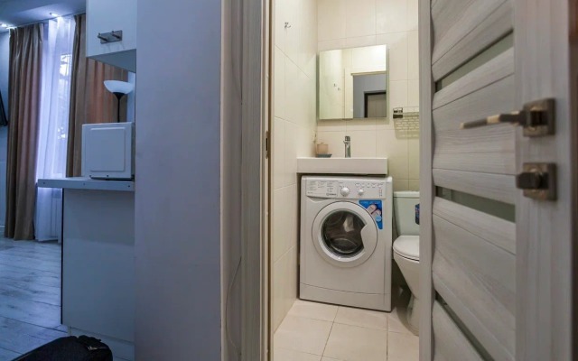U Morya S Basseinom v ZhK Solnechnyij apt18 Apartment