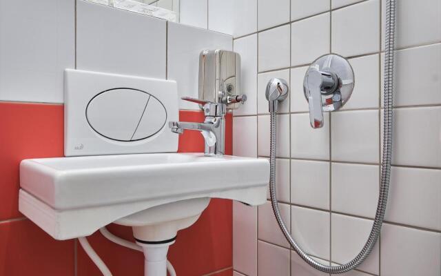 Kapsulnyij Hotel StritArt