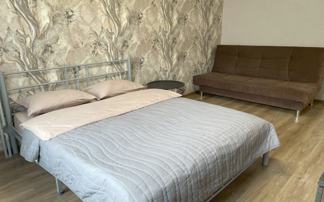V Tsentre Goroda V 4-M Mikrorayone Flat