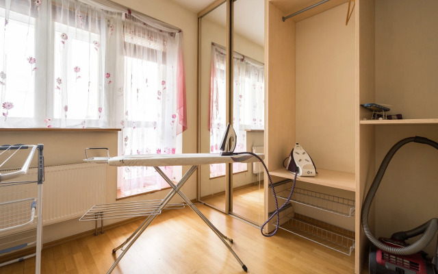 Квартира SpbMain СпбМэйн на наб. реки Карповки