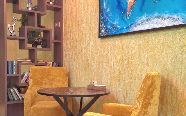 Mirazh Hotel