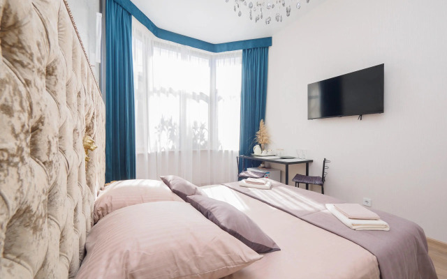 S Basseynom Ryadom S Plyazhem Albatros Apartments