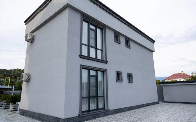 Vzlyot Guest House