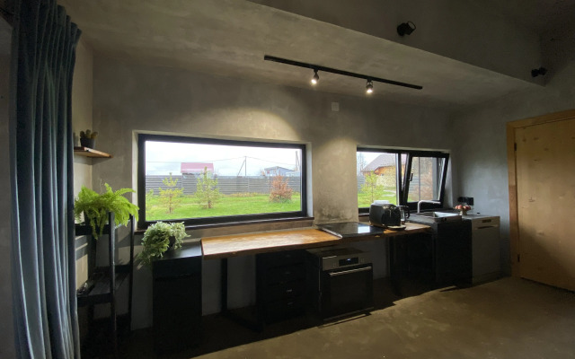 Частный дом Дом на берегу реки