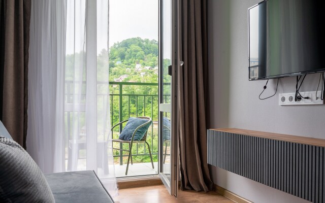 Samshit Uk Atmosfera S Vidom Na Gory Apartments