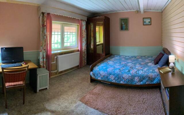 Частный дом Дом у реки в английском стиле