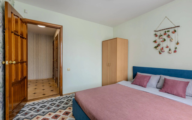 3-K po Priyatnoy Tsene Ryadom s Naberezhnoy Flat