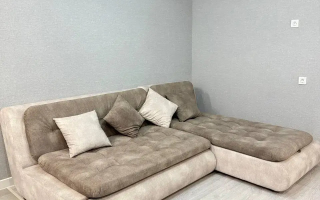 Yevroklass v sovremennom stile Flat