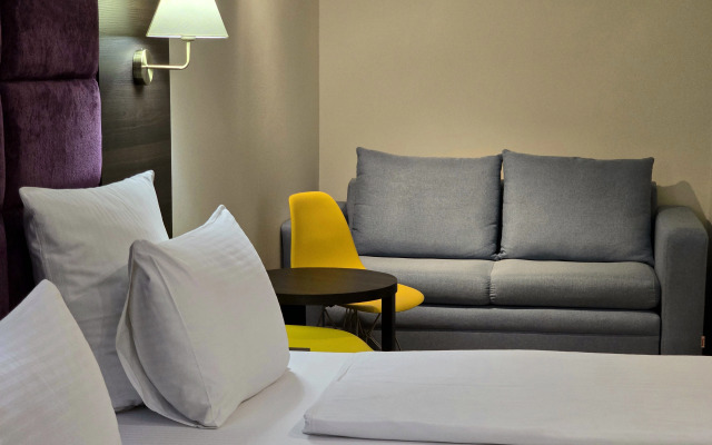 Kapitan Morej Hotel