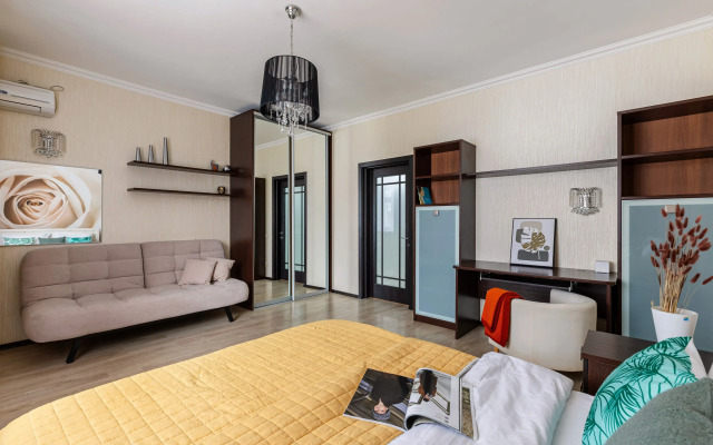 LS Kremlevskaya Flat