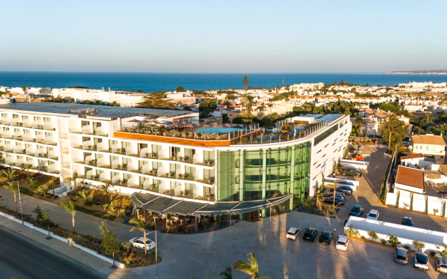 Отель Castelo Suites