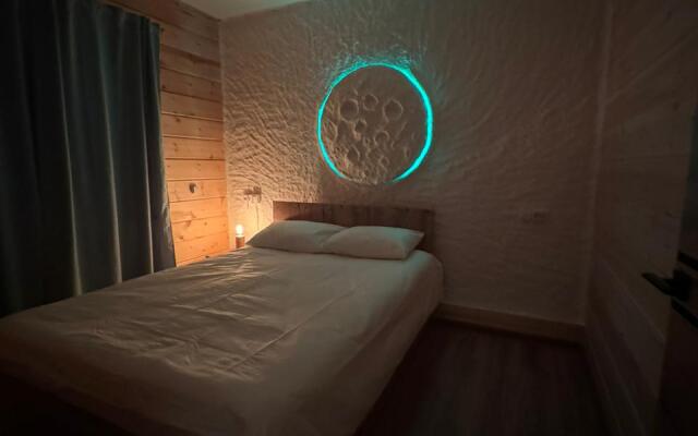 Ecohouse Hotel