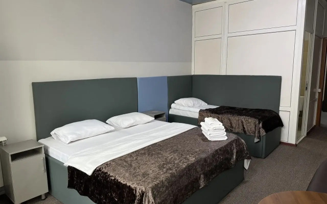 Avrora Hotel