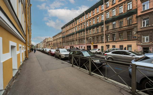 U Tavricheskogo Sada Flat