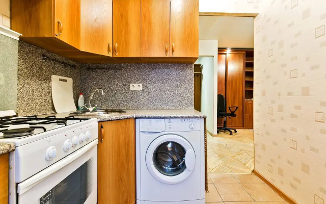 Na Katenmirovskoy Flat