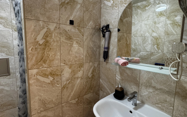 Uyutnaya Svetlaya Studiya V Sochi Flat