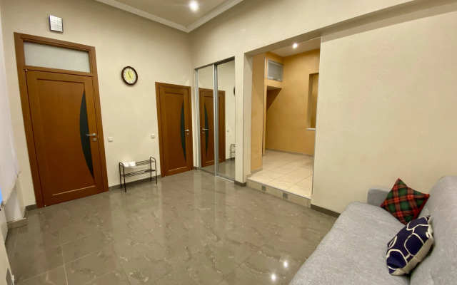 Trekhkomnatnye U Griffonov Apartments