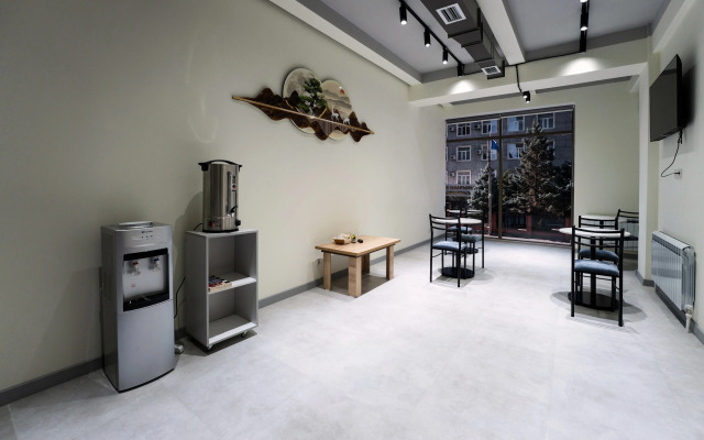 Qlife Hostel