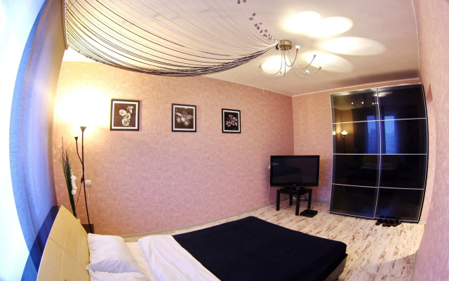 Апартаменты на Спутника 32