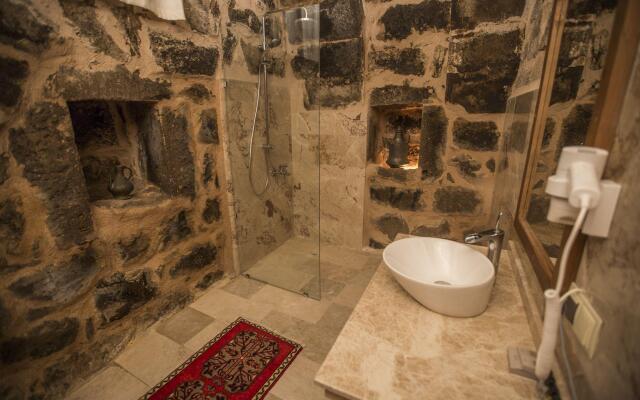 Helike Cave Suites