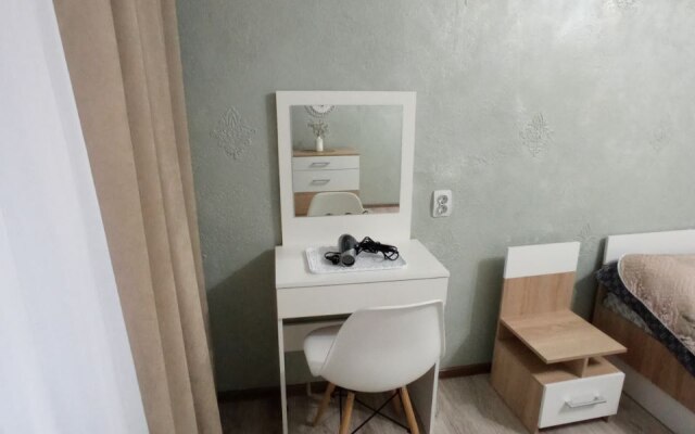 Favorite Home Proletarian 49 Flat