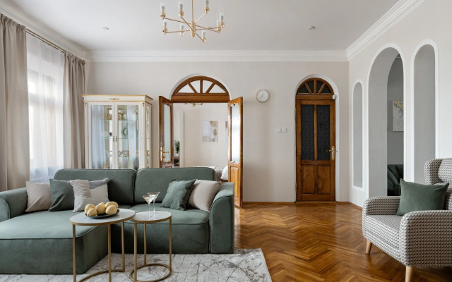 Квартира GM Apartments Новая и тихая Трехкомнатная на Тверской