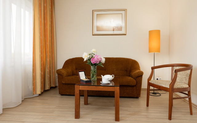 40 Meridian Arbat Hotel