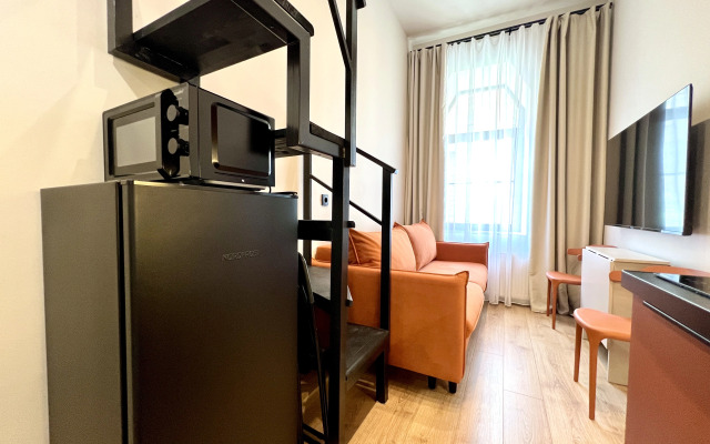 Studiya V Tsentre Pitera Sutkispb Mozhayskaya 10 Flat