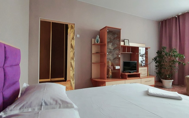 Prospekt Kalinina u ploschadi Oktyabrya flat