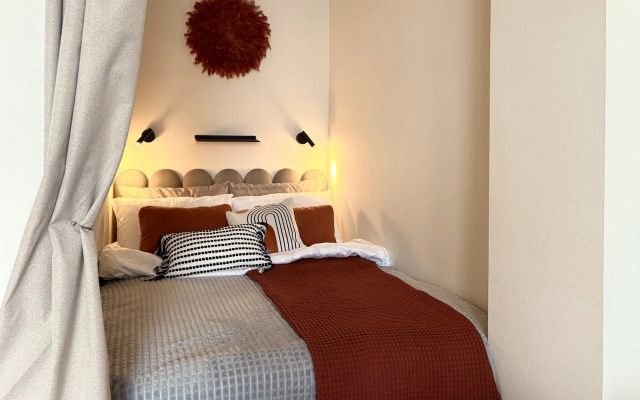 Квартира Стильная видовая студия в центре