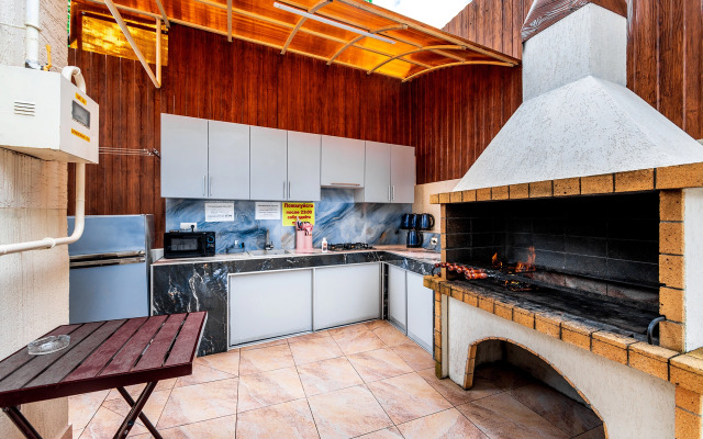 Adonis Guest house